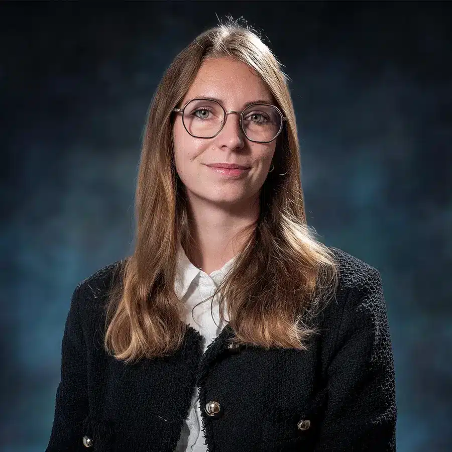 Julie Claux • Commissaire de Justice • Étude Vénézia 78-95